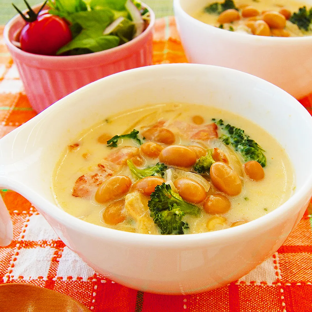 大豆と野菜の豆乳スープ