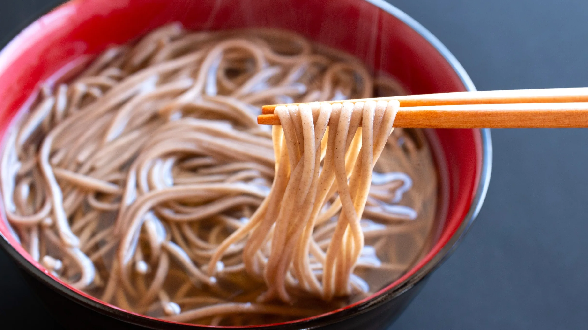 新年の長寿と健康を祈願！ 家族みんなで「年越しそば」を食べて楽しい大晦日を！